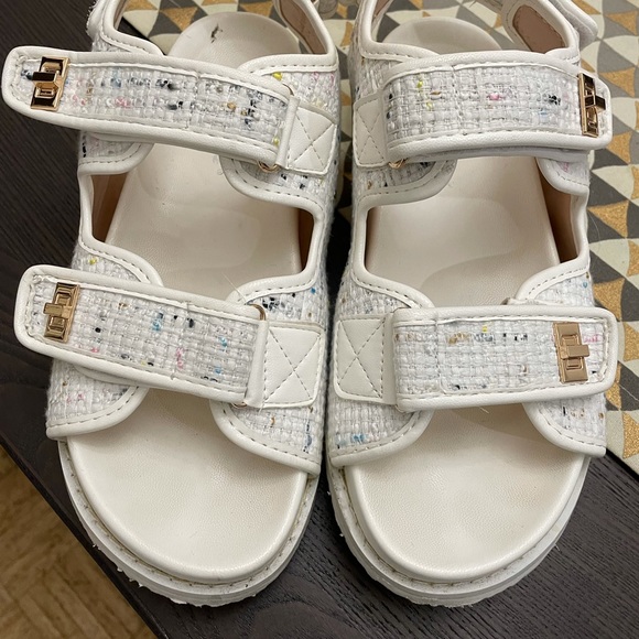 Platform Sandals - Picture 2 of 5